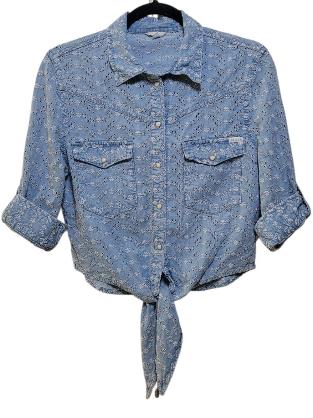 GUESS Chambray Eyelet Floral Tie-Waist Top Blue Snap Buttons Medium Western